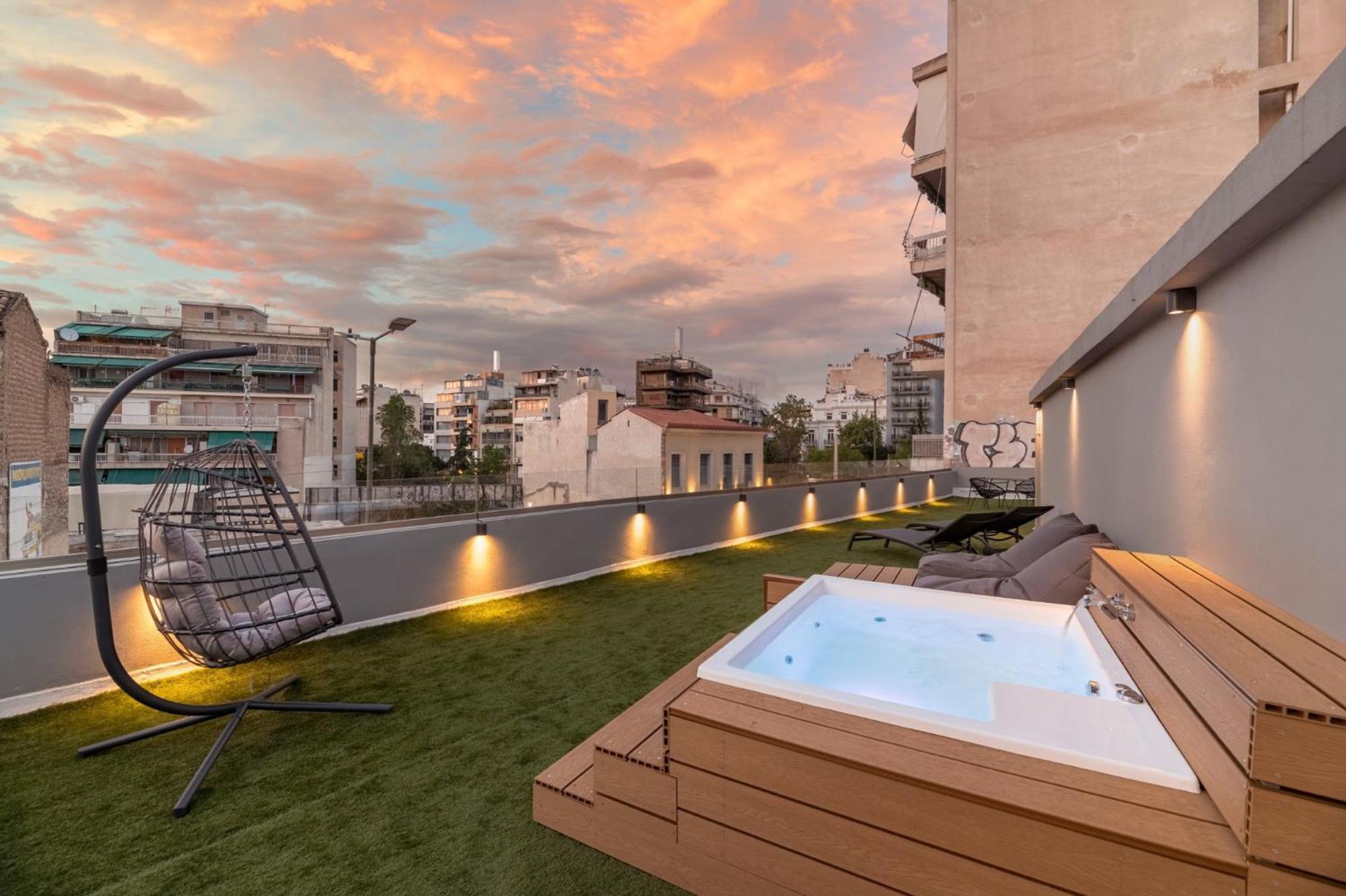 Spares - Industrial Loft & Rooftop Jacuzzi * Athens